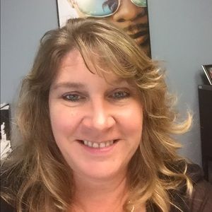 Meet your Posher, Carrie